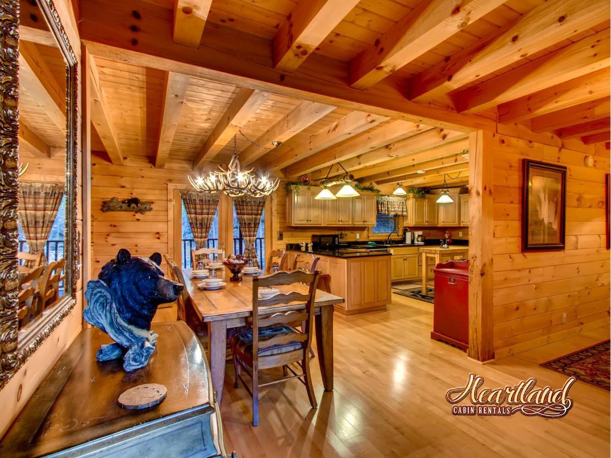 Bear Hug Villa Gatlinburg Eksteriør bilde